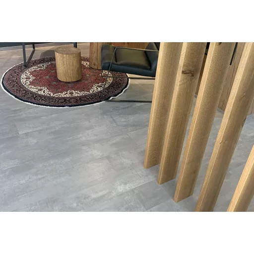 Gyöngyszürke Art beton AquaPro laminált padló